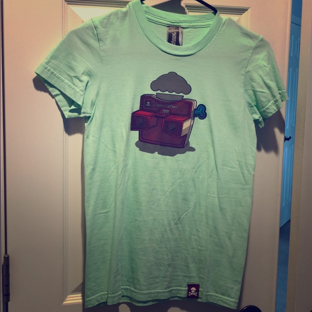 Johnny cupcakes t shirt